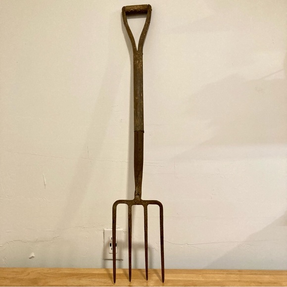 Vintage Pitchfork Wood and Metal 4 Tines 42.5” Long Farm Barn Decor Rustic - Picture 2 of 16